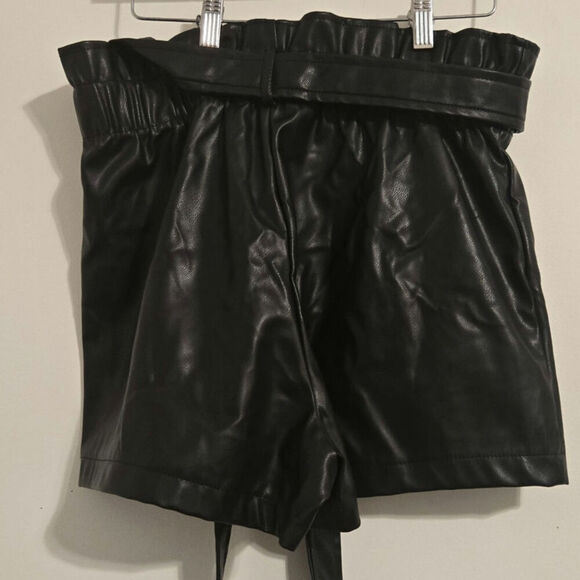 Women’s  Story On Faux Leather Shorts Size M Black Chocolate High Waist Trendy - Picture 3 of 5